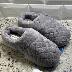 Dearfoams Gray Quilted Slippers Size S NWT